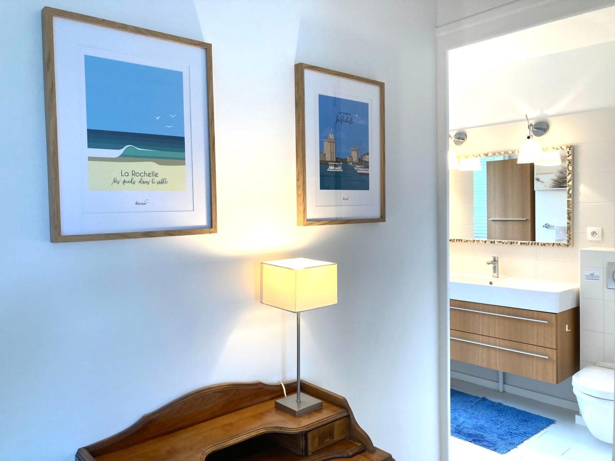 Maison Centre Ville Avec Jardin , Terrasse, Et Garage Velos La Rochelle  Eksteriør billede