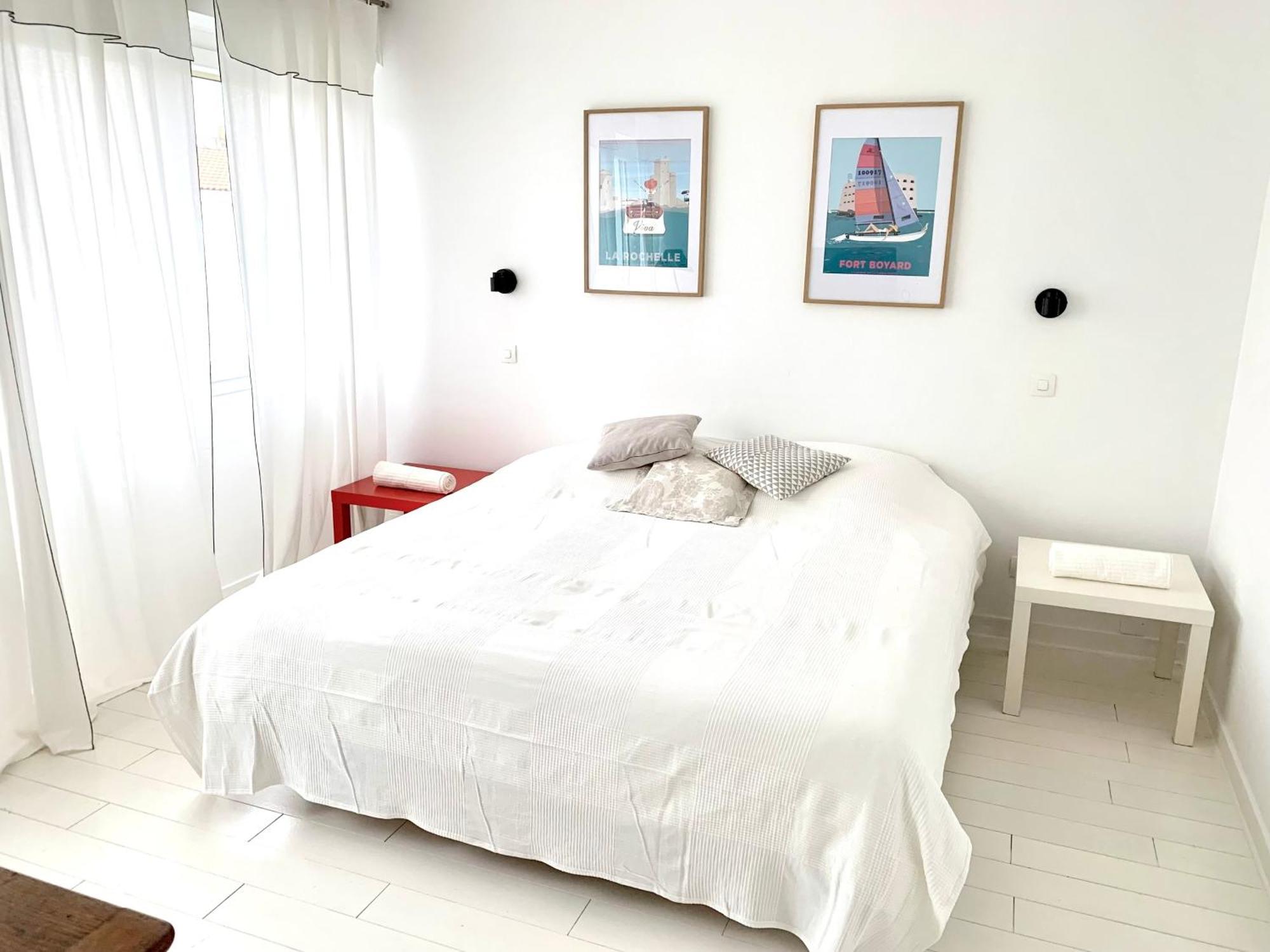 Maison Centre Ville Avec Jardin , Terrasse, Et Garage Velos La Rochelle  Eksteriør billede