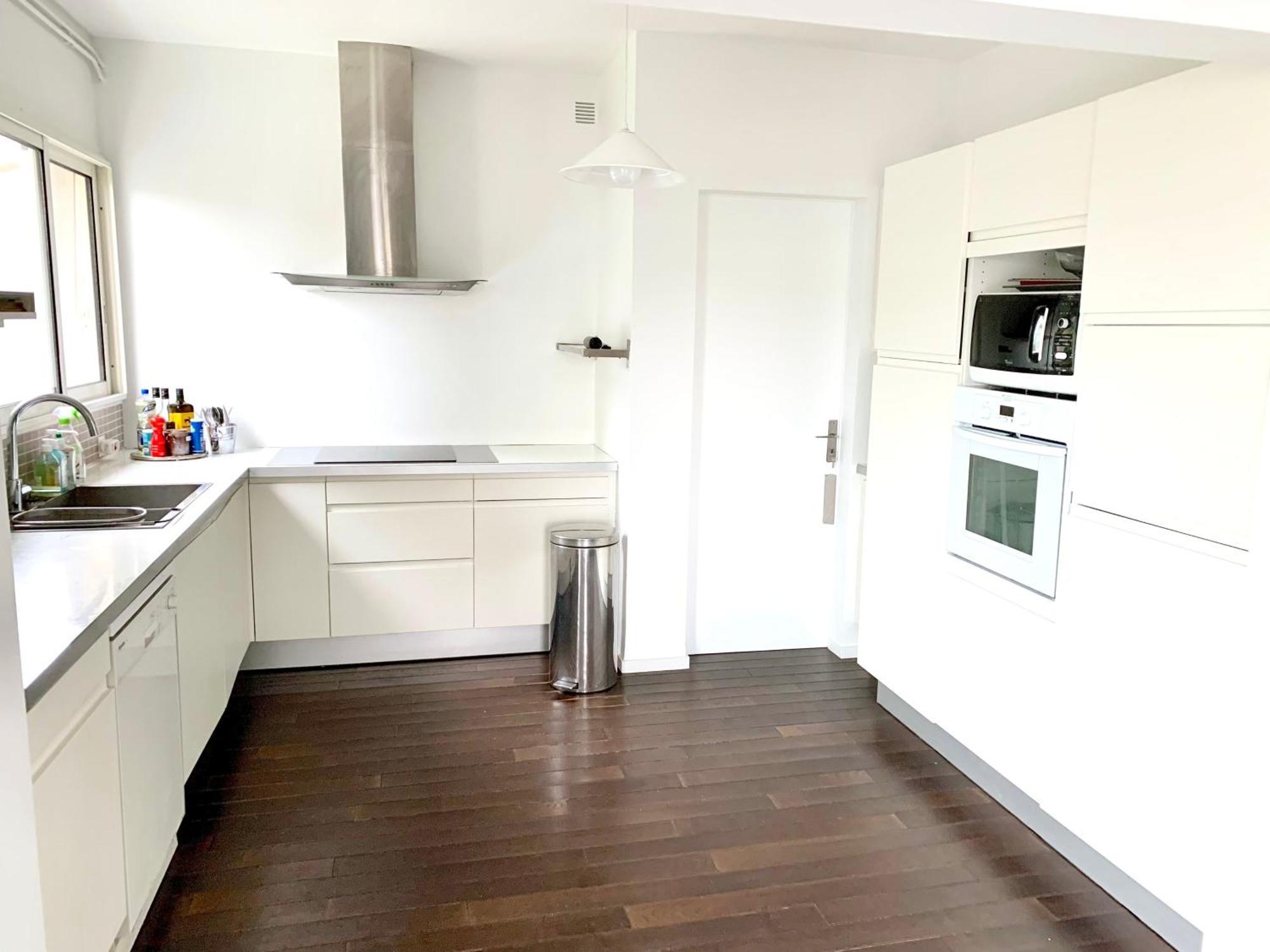 Maison Centre Ville Avec Jardin , Terrasse, Et Garage Velos La Rochelle  Eksteriør billede