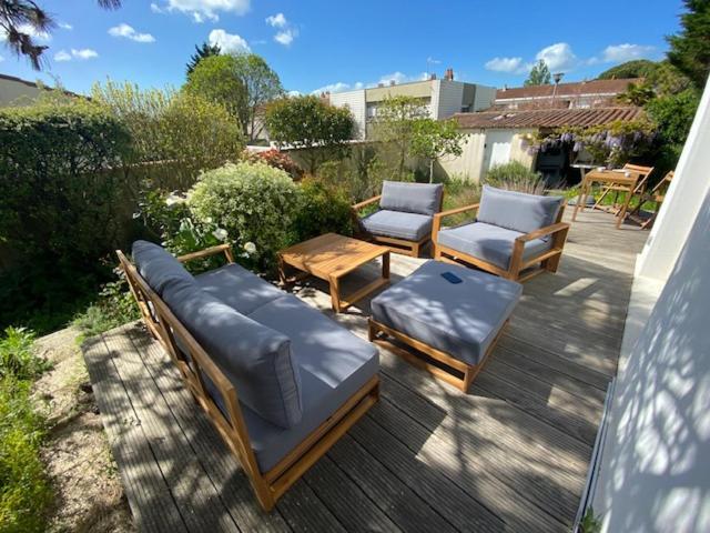 Maison Centre Ville Avec Jardin , Terrasse, Et Garage Velos La Rochelle  Eksteriør billede
